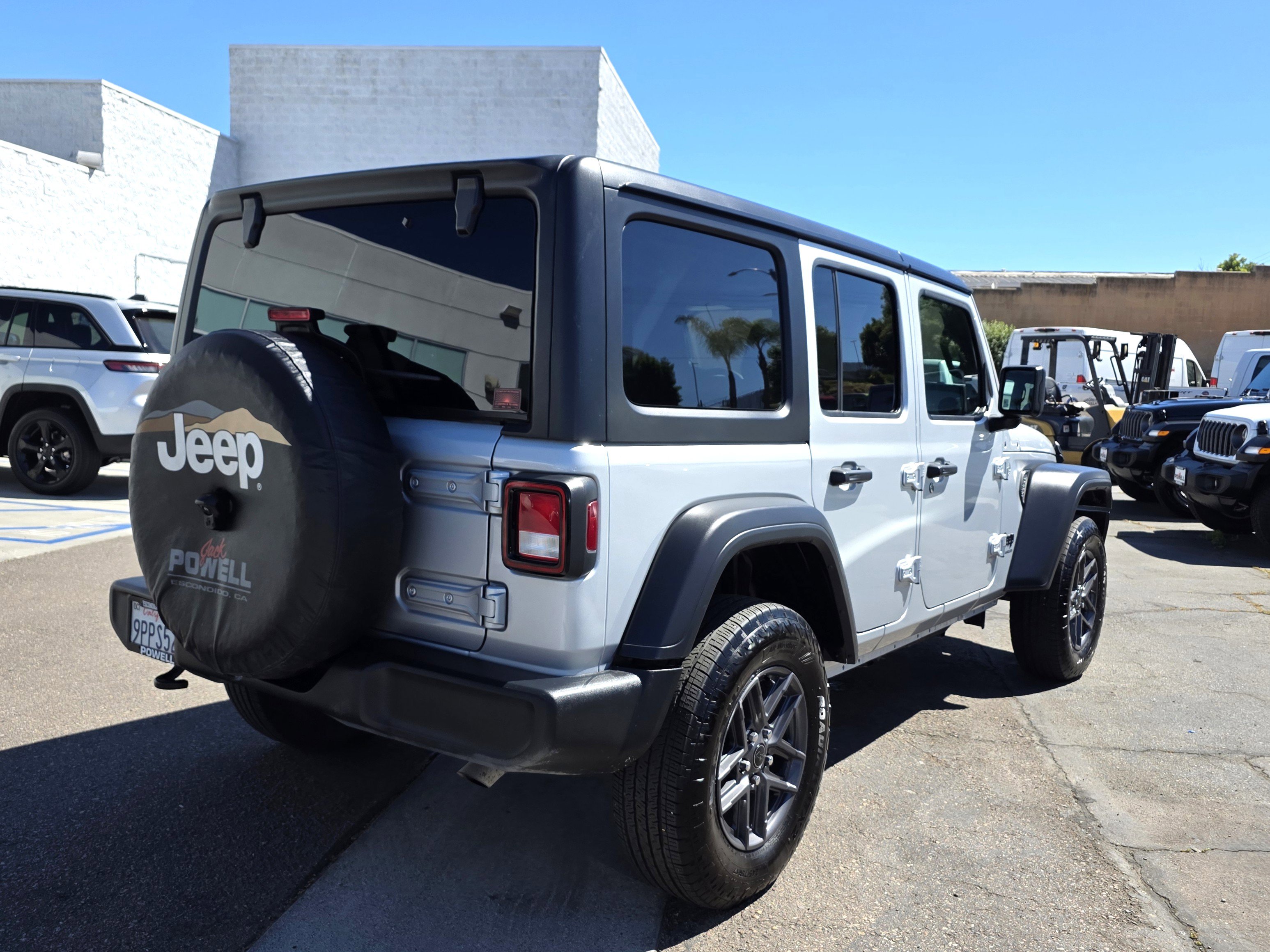 Used 2024 Jeep Wrangler Sport S image 5