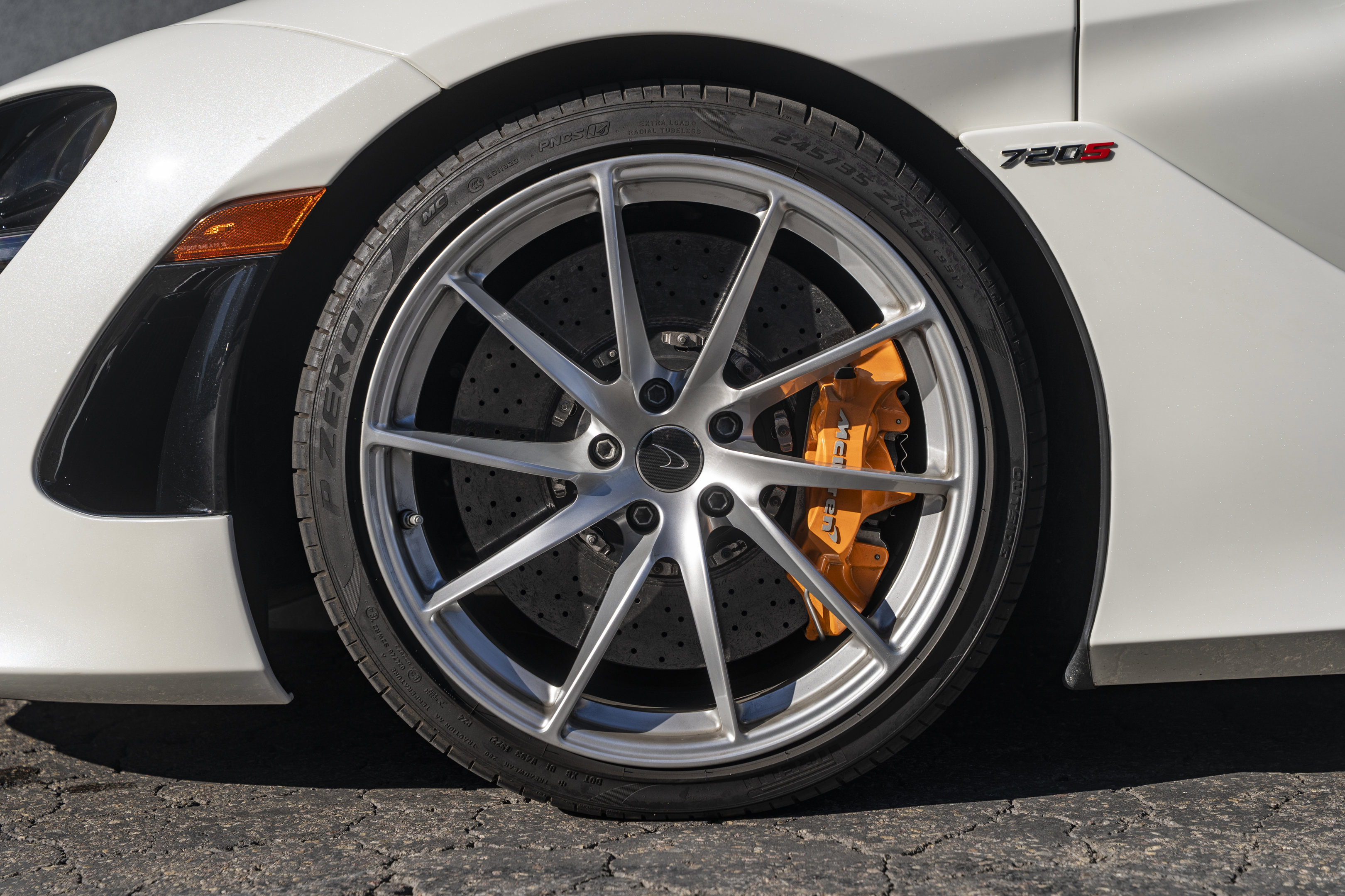 Used 2020 McLaren 720S Spider image 24