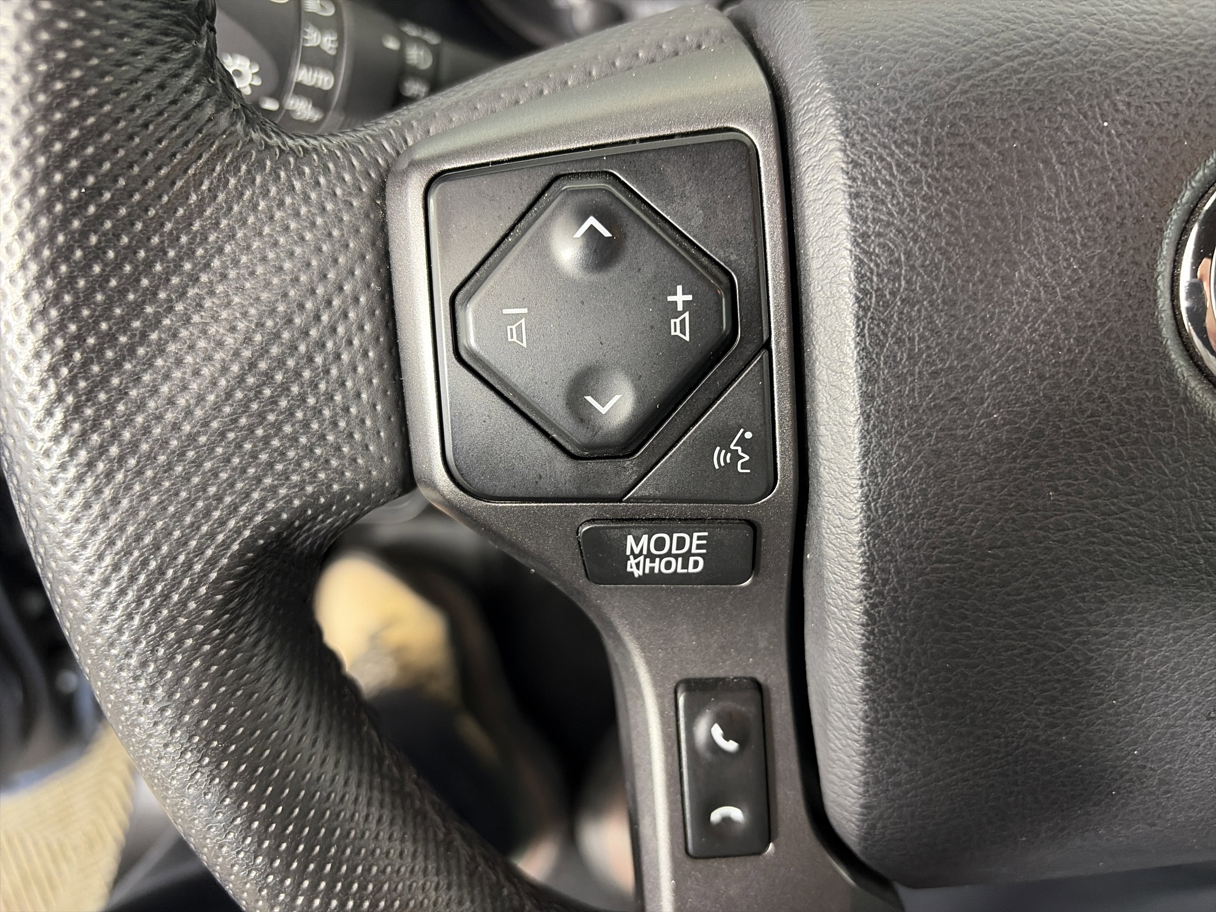 Used 2023 Toyota Tacoma TRD Off-Road image 27