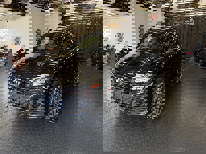 Used 2019 Audi SQ5 Prestige w/ Prestige Package image 4