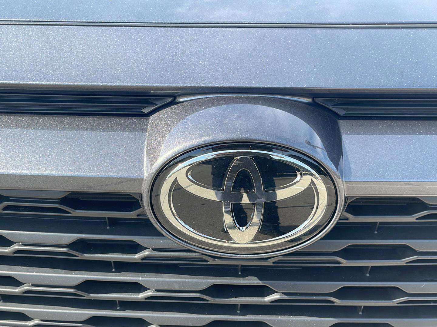 Used 2025 Toyota RAV4 XLE AWD/4WD image 11