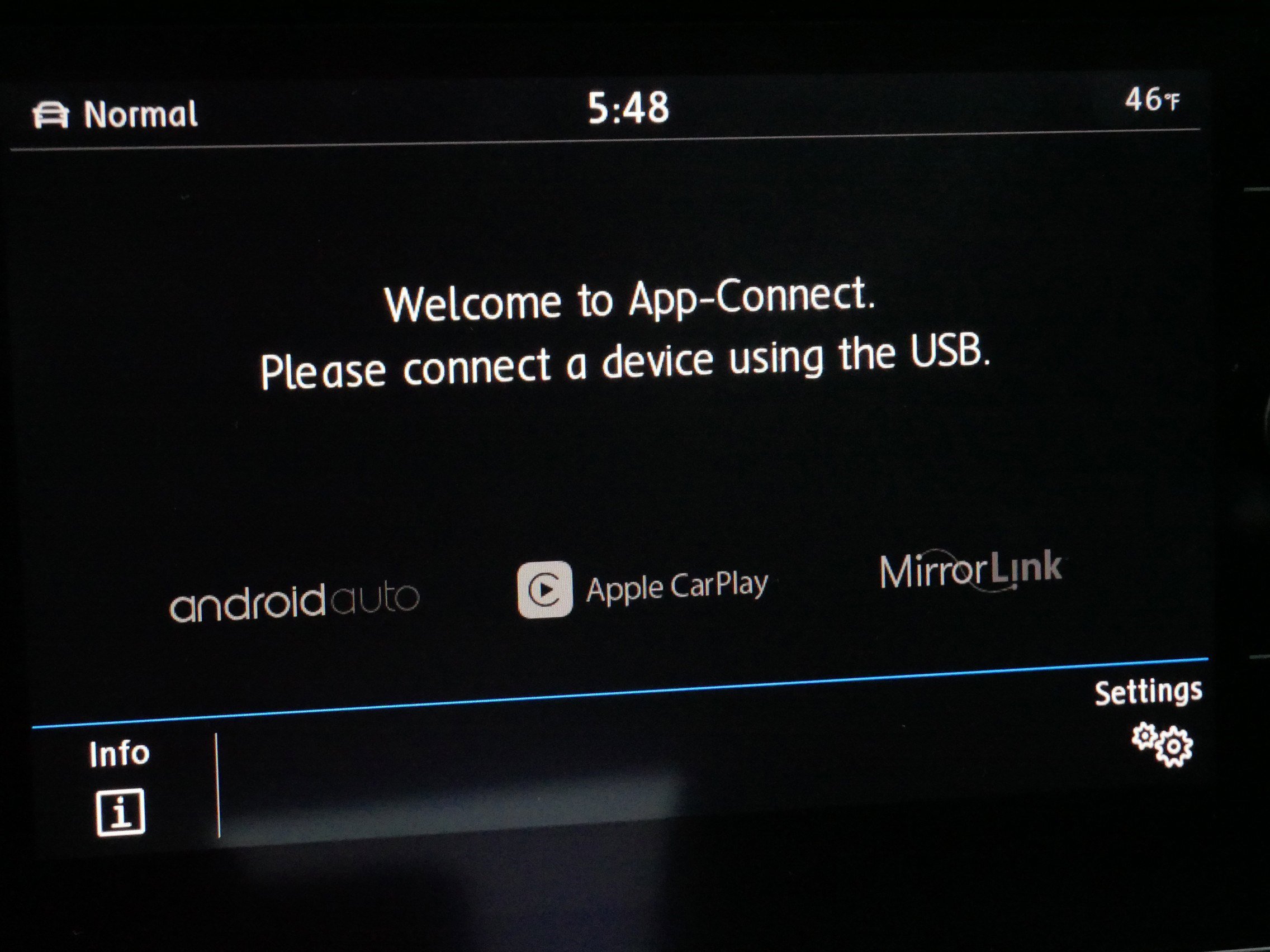 Used 2019 Volkswagen e-Golf SE w/ Driver Assistance Package image 27