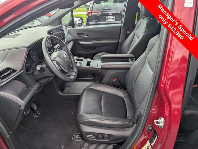 Used 2024 Toyota Sienna XSE AWD/4WD image 12