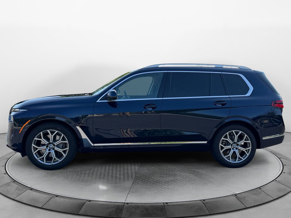 Used 2026 BMW X7 xDrive40i AWD/4WD image 4