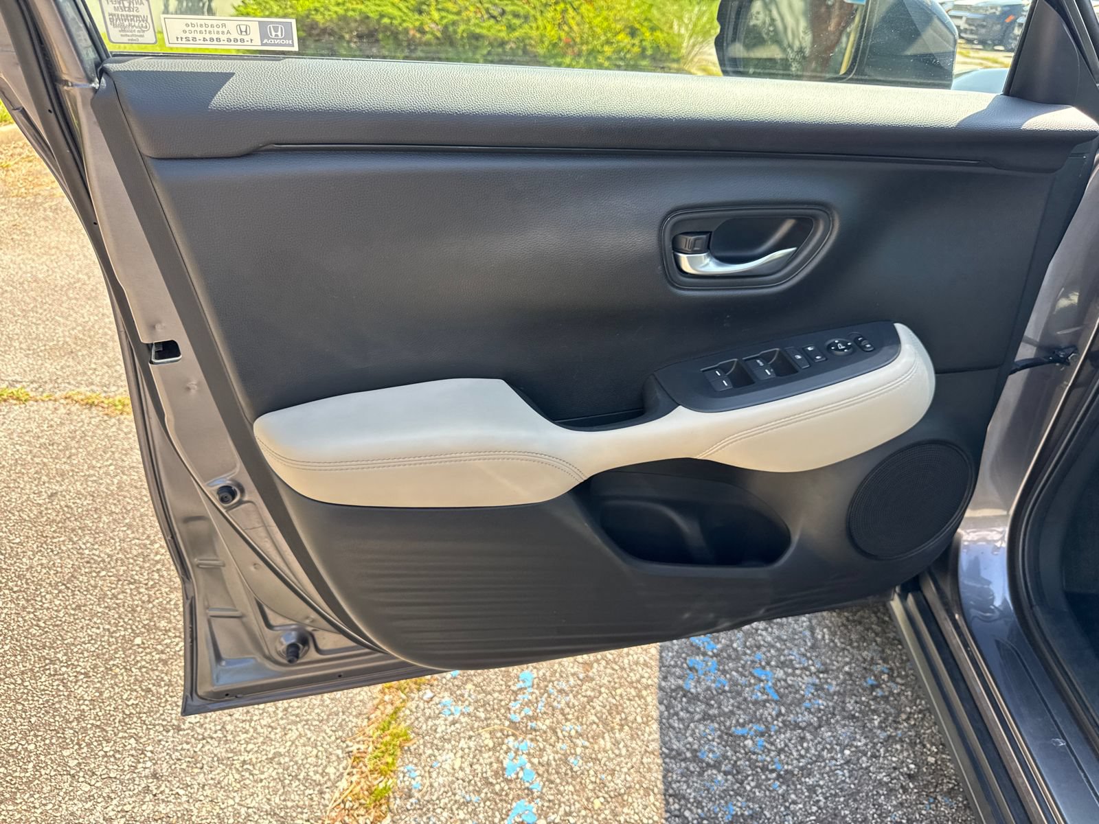 Used 2023 Honda HR-V LX image 10