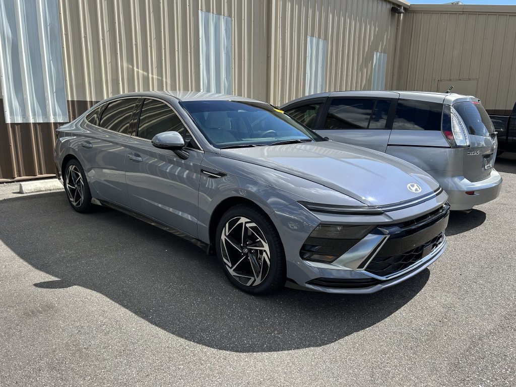 Used 2026 Hyundai Sonata SEL FWD image 2