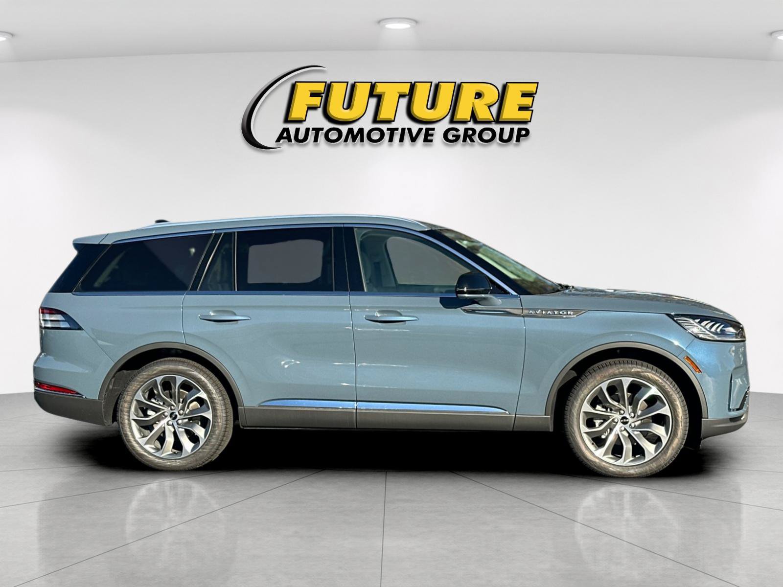 New 2026 Lincoln Aviator Reserve AWD/4WD image 2