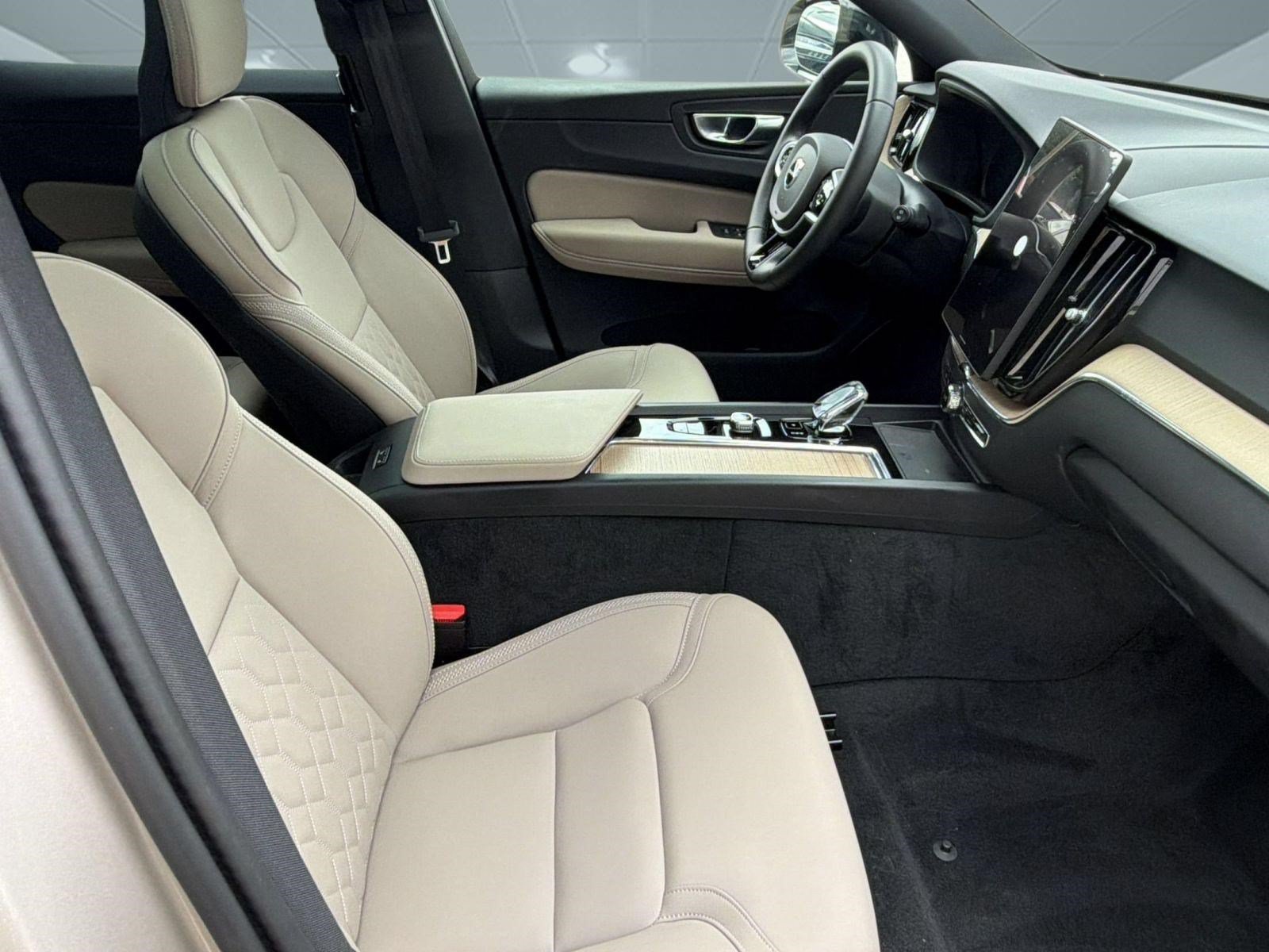 Certified 2026 Volvo XC60 B5 Plus w/ Protection Package Premier AWD/4WD image 23
