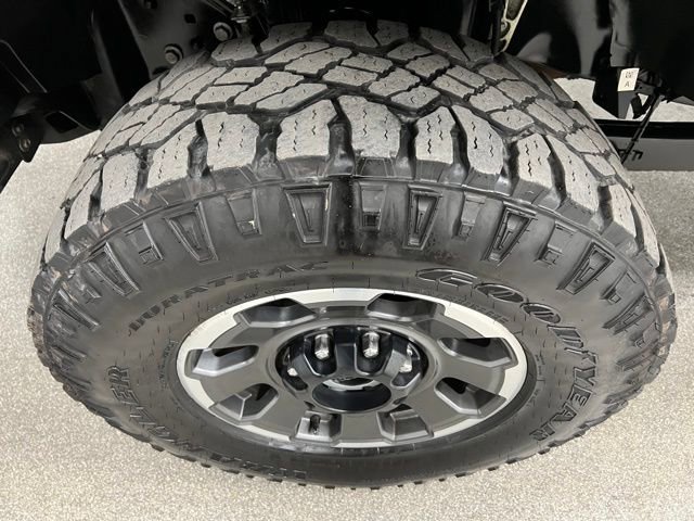 Used 2023 Ford F350 Platinum w/ Tremor Off-Road Package AWD/4WD image 14