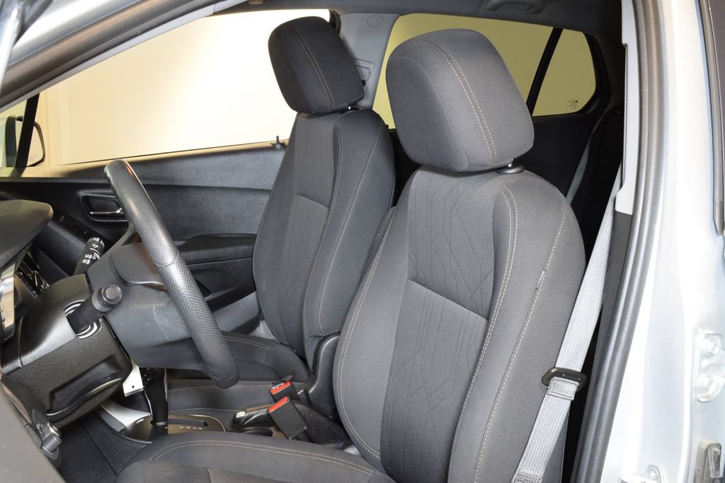 Used 2020 Chevrolet Trax LT FWD image 3