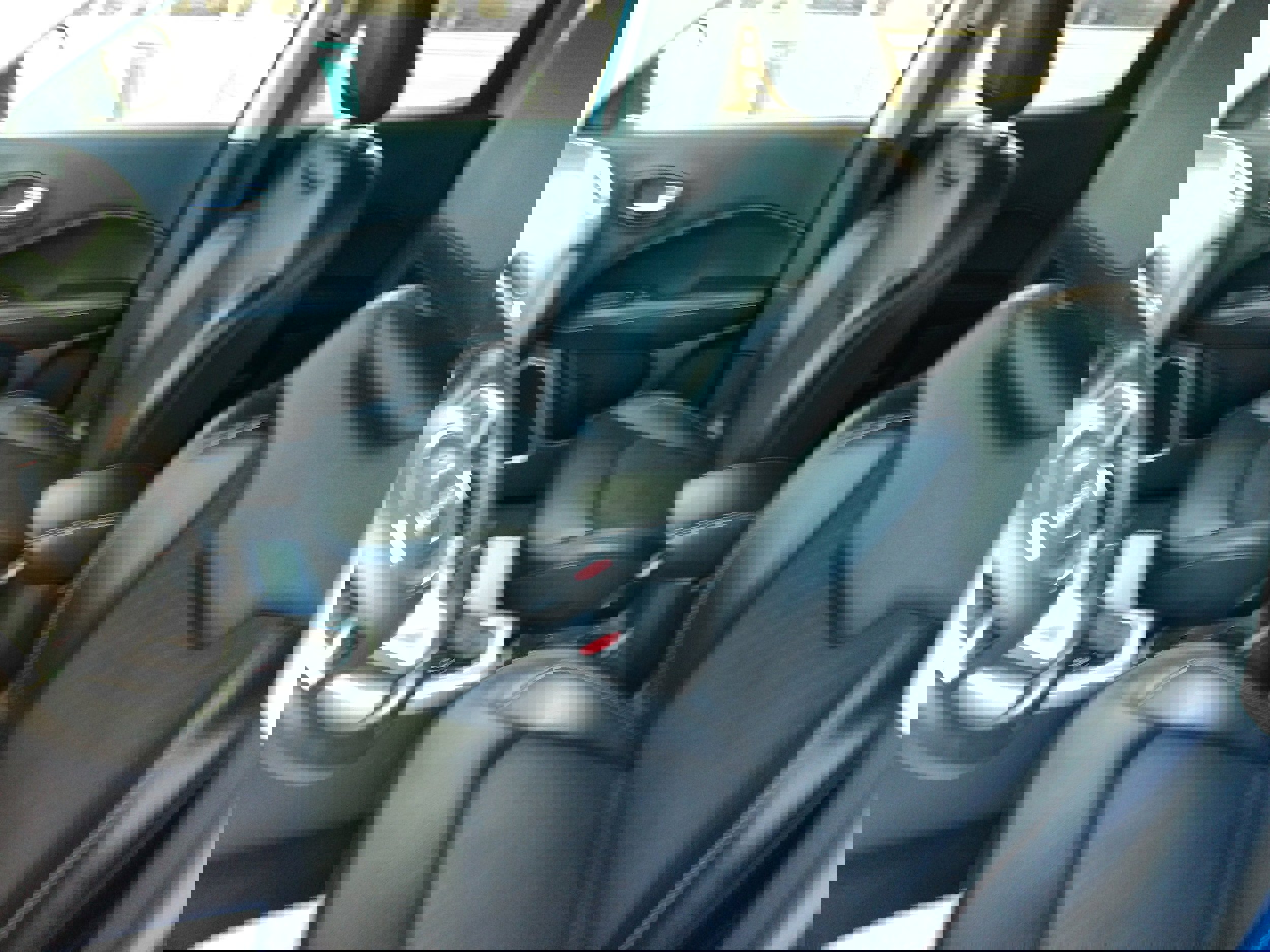 Used 2017 Jeep Compass Latitude w/ Popular Equipment Group image 12