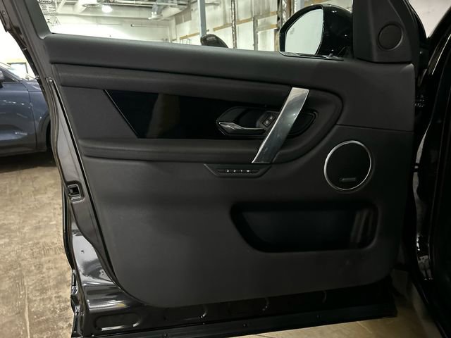 Used 2023 Land Rover Discovery Sport SE AWD/4WD image 9