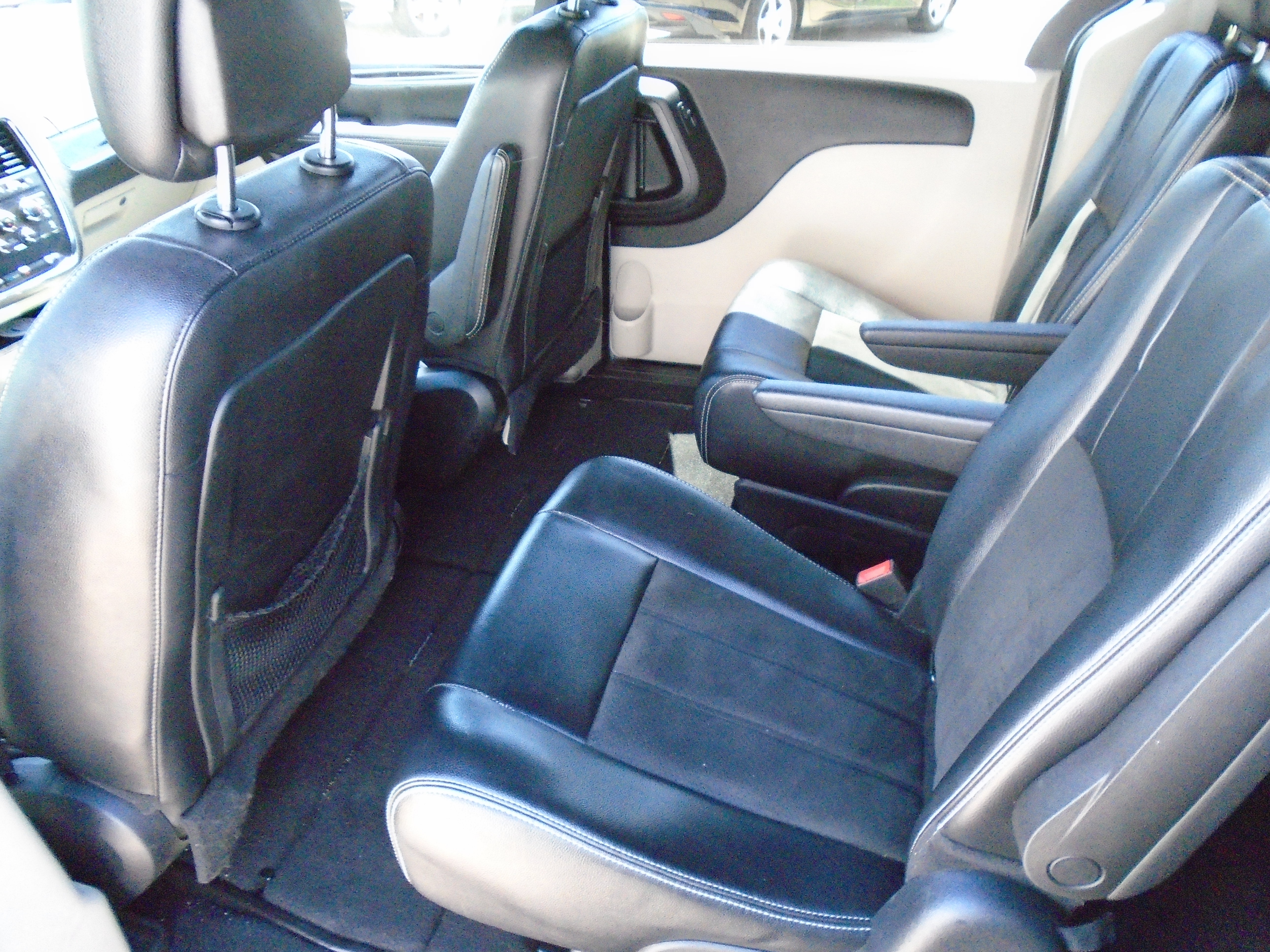 Used 2019 Dodge Grand Caravan SXT FWD image 11