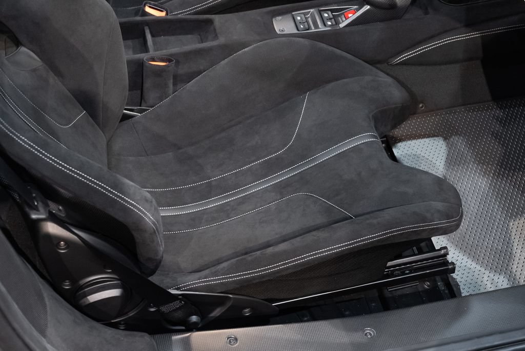 Certified 2019 Ferrari 488 Pista Spider RWD image 39