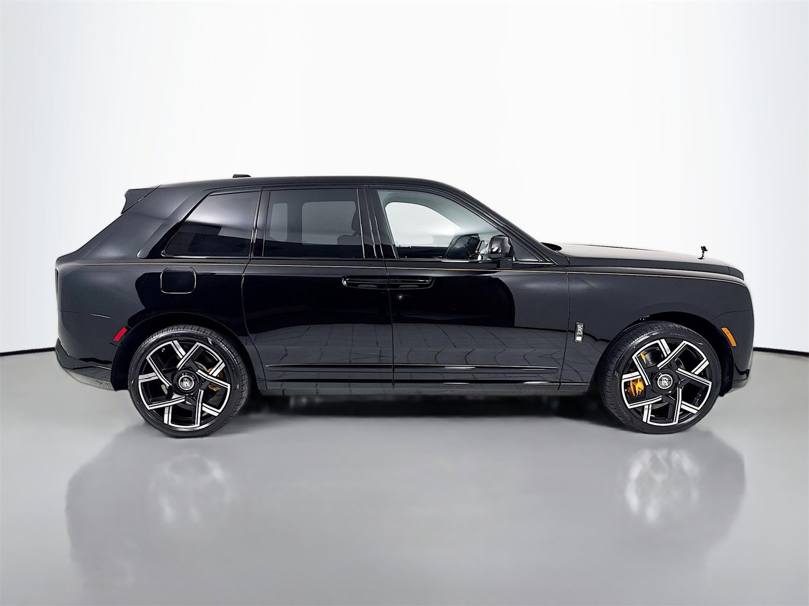 Used 2025 Rolls-Royce Cullinan Black Badge image 9