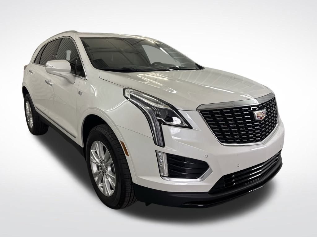New 2025 Cadillac XT5 Luxury image 1