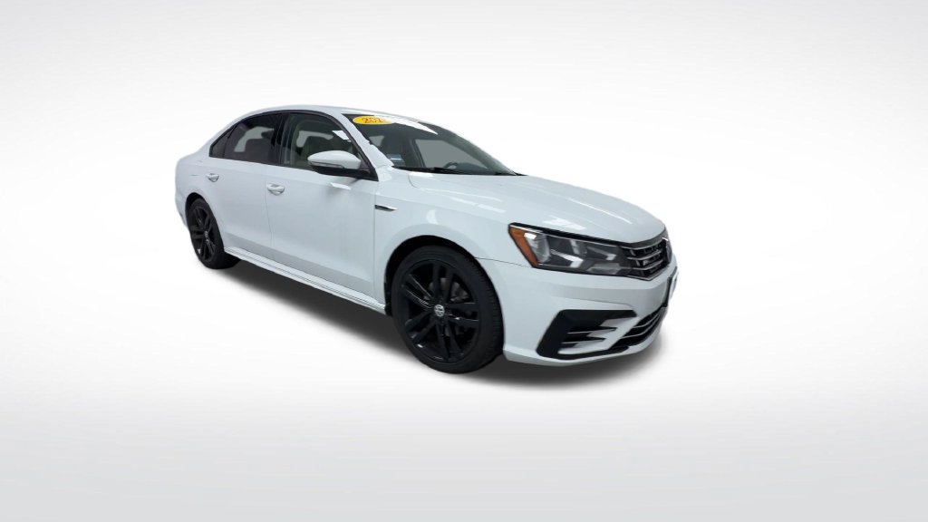 Used 2018 Volkswagen Passat 2.0T R-Line FWD image 2
