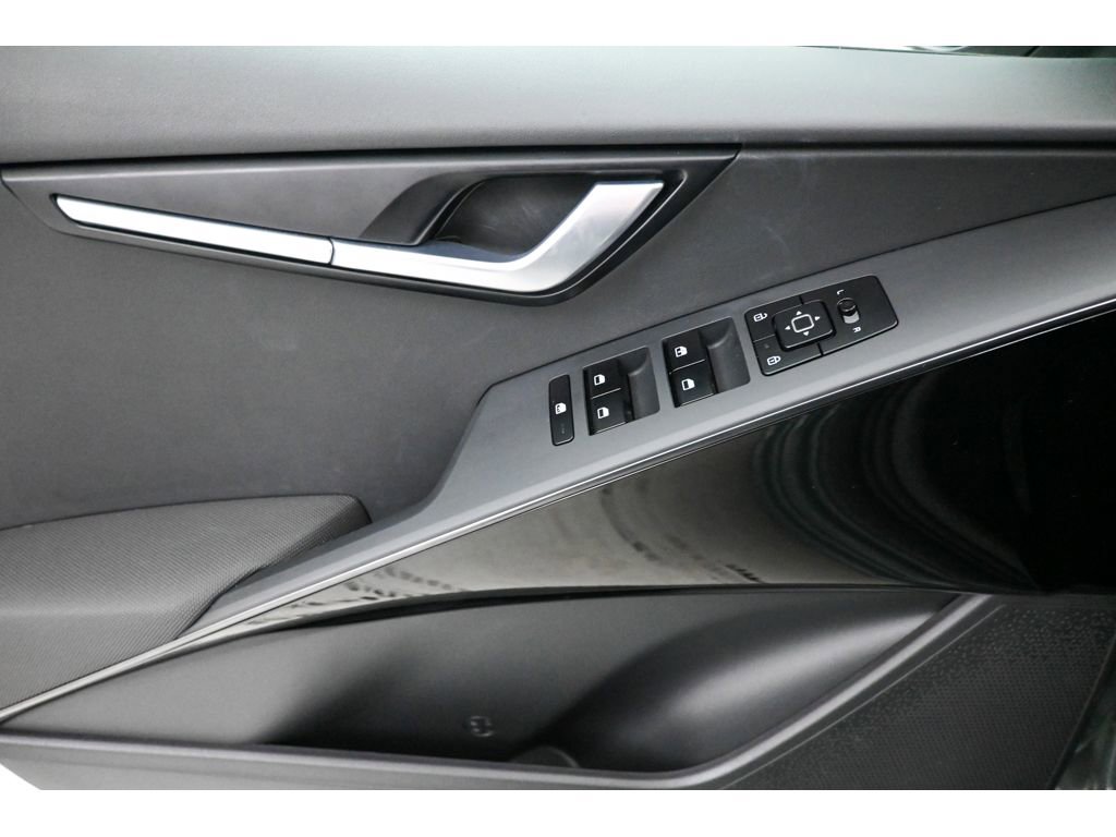 Used 2025 Kia Niro EX w/ EX Cold Weather Package FWD image 17