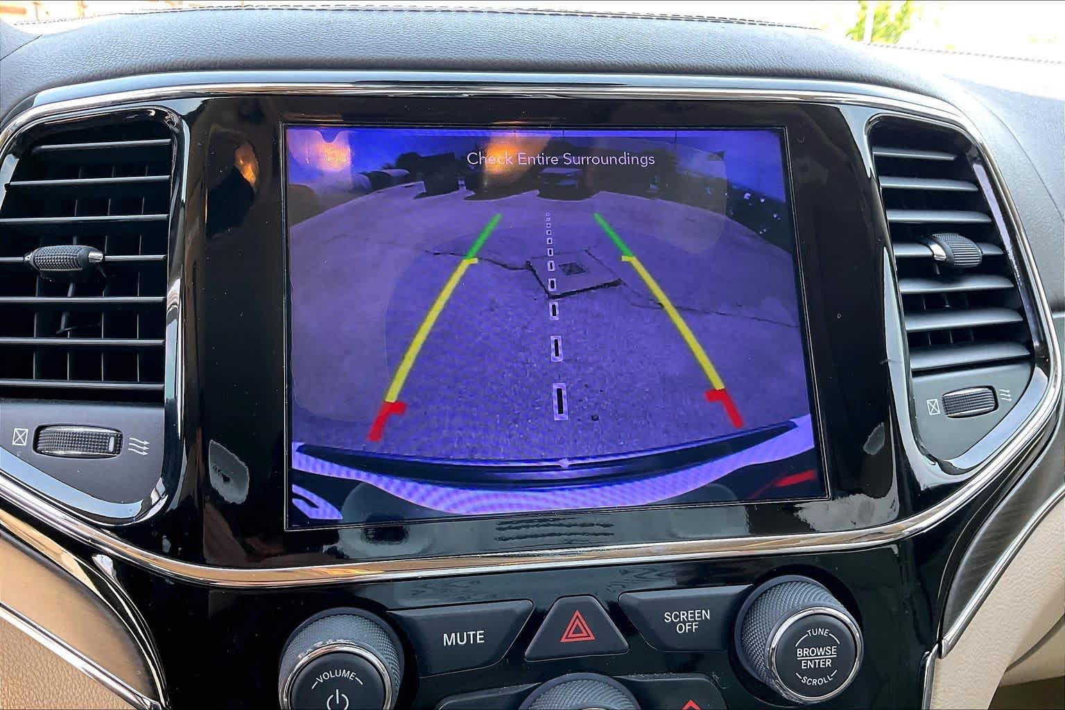Used 2020 Jeep Grand Cherokee Overland image 25