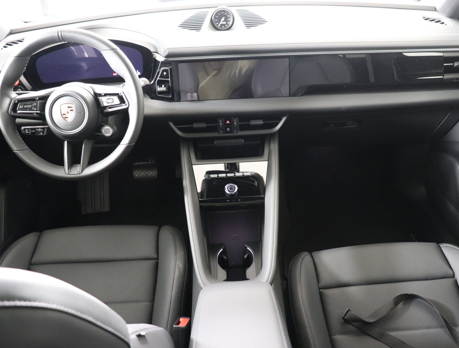 Used 2025 Porsche Macan Electric image 20