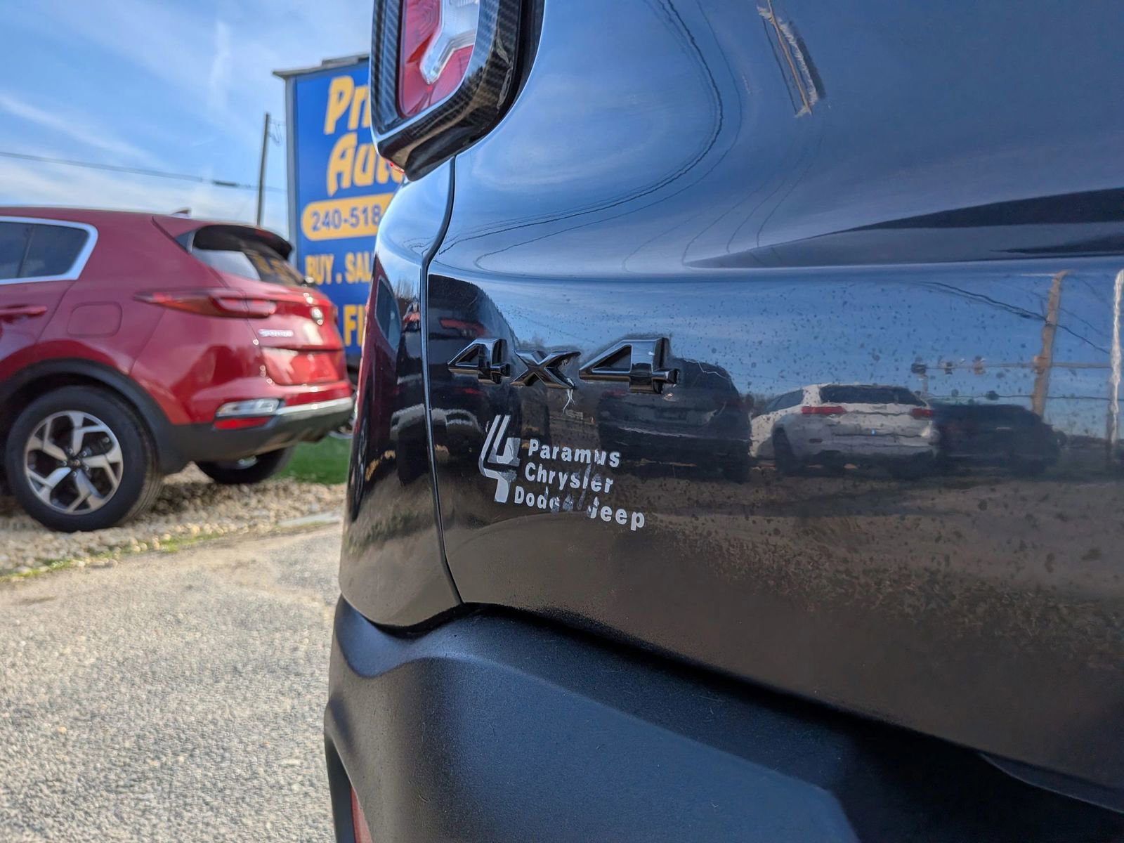 Used 2016 Jeep Renegade Latitude image 17