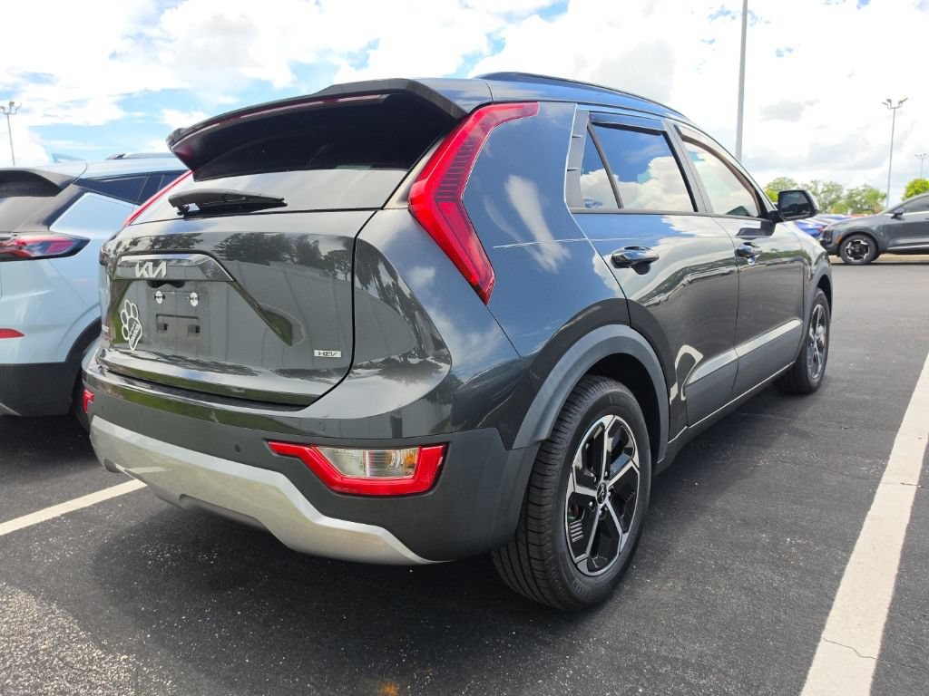 Certified 2023 Kia Niro EX FWD image 16