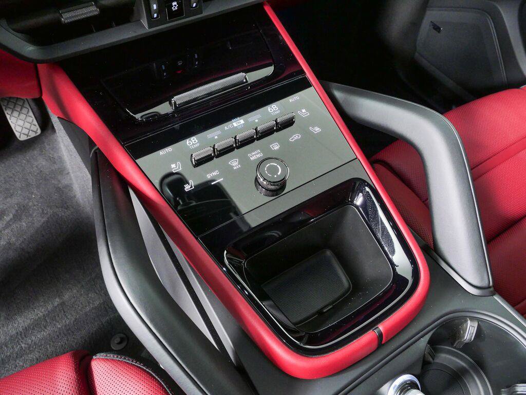 New 2026 Porsche Cayenne Coupe AWD/4WD image 19