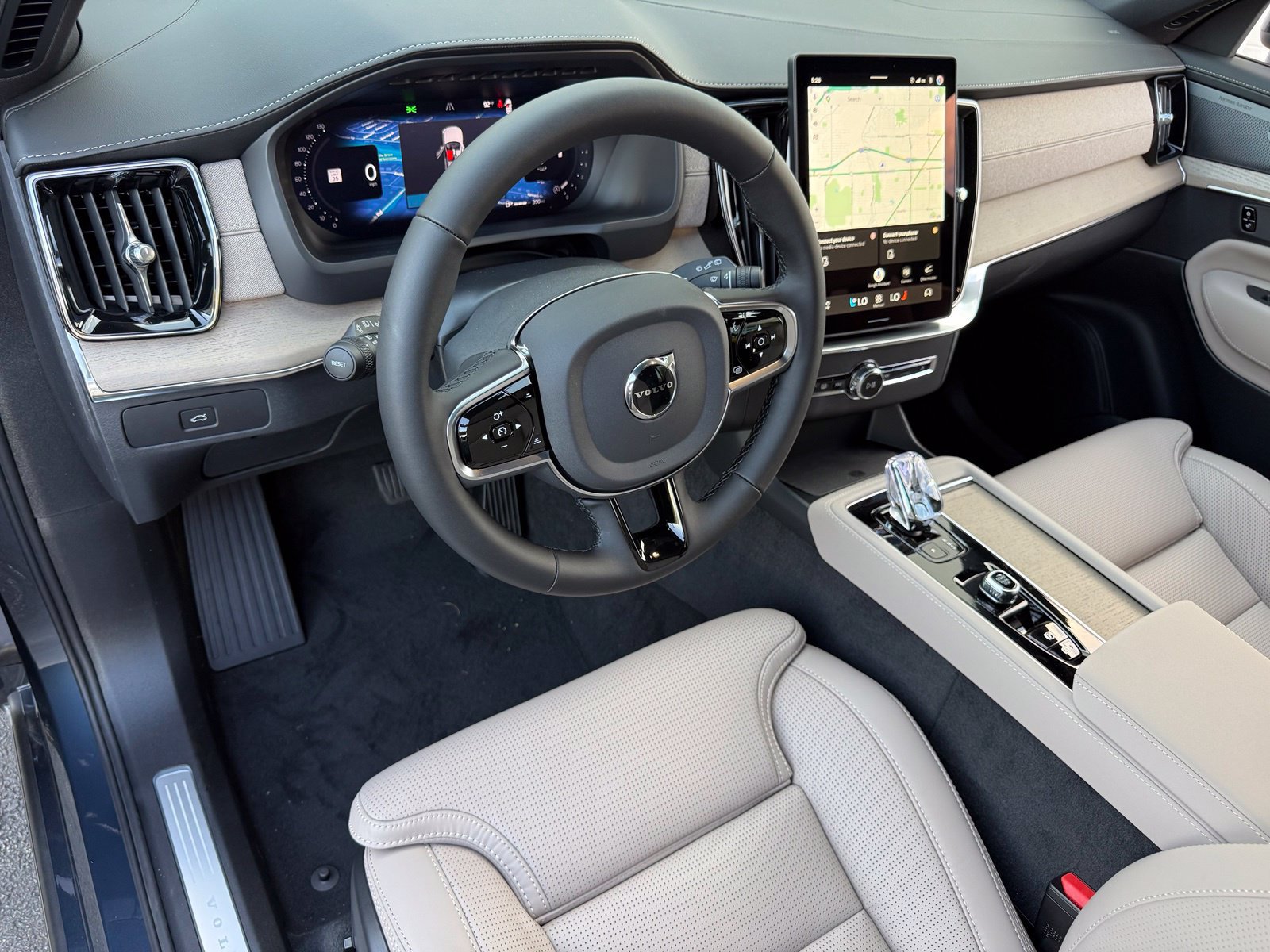 New 2027 Volvo XC90 B6 Ultra AWD/4WD image 13