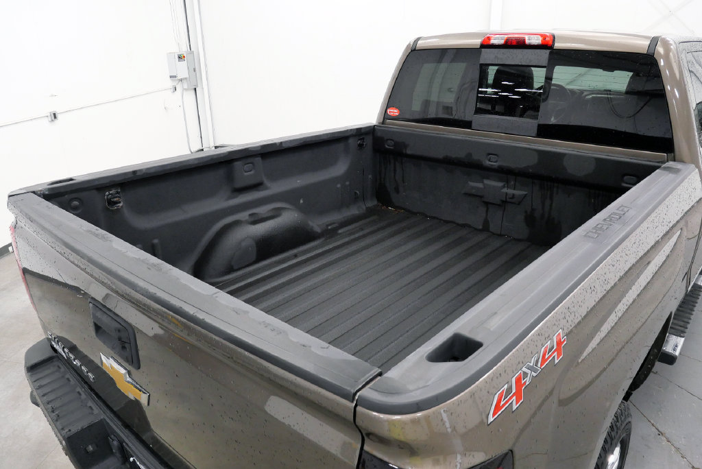 Used 2015 Chevrolet Silverado 2500 High Country w/ High Country Premium Package AWD/4WD image 37