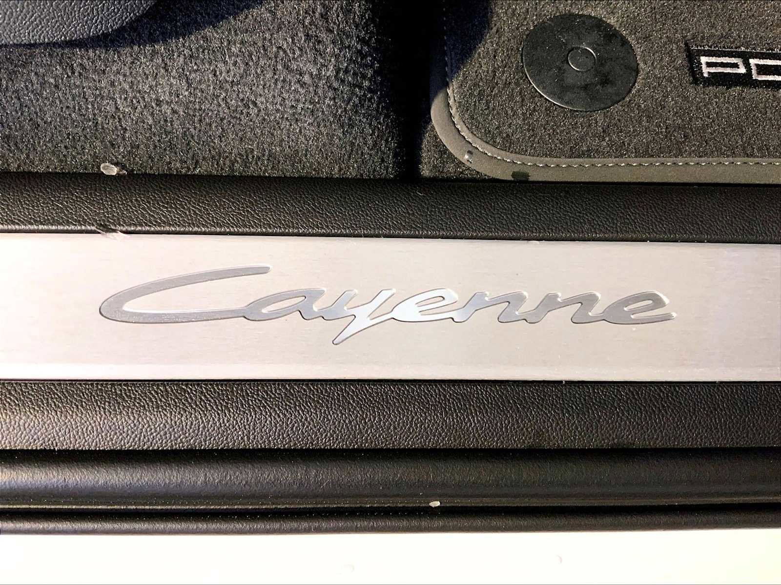 Certified 2024 Porsche Cayenne Coupe image 19