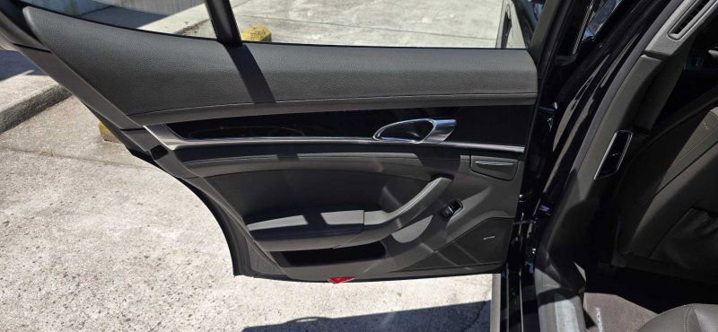 Used 2016 Porsche Panamera 4 AWD/4WD image 26