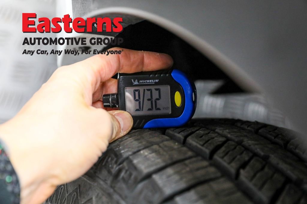 Used 2023 Ford Transit 350 XLT image 25