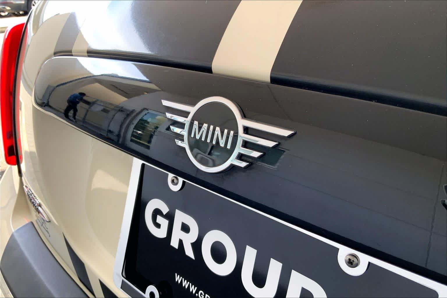 Used 2019 MINI Cooper S w/ Signature Upholstery Package FWD image 10