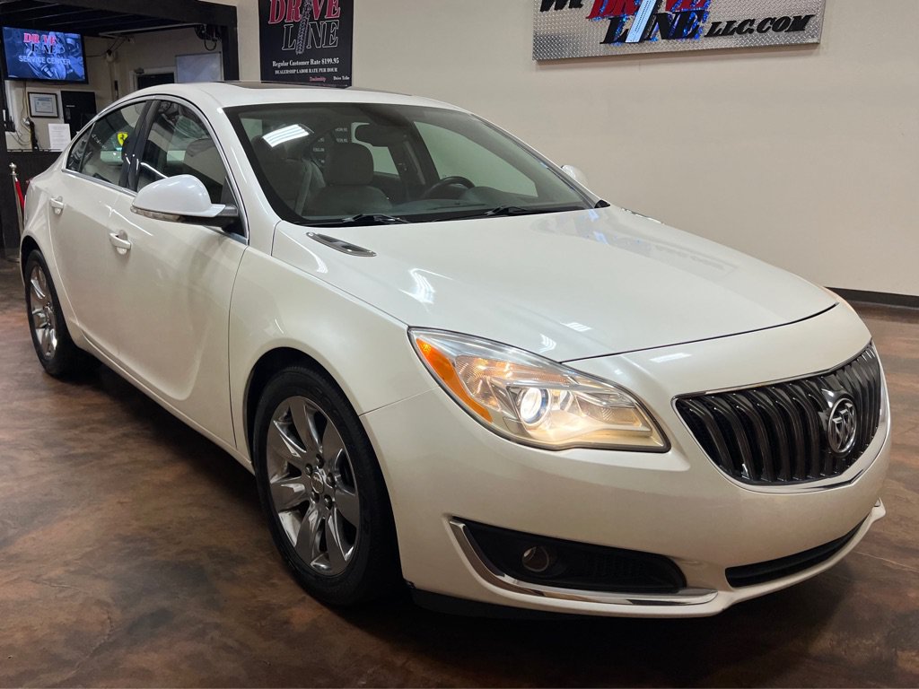 Used 2015 Buick Regal Premium w/ Experience Buick Package FWD image 3