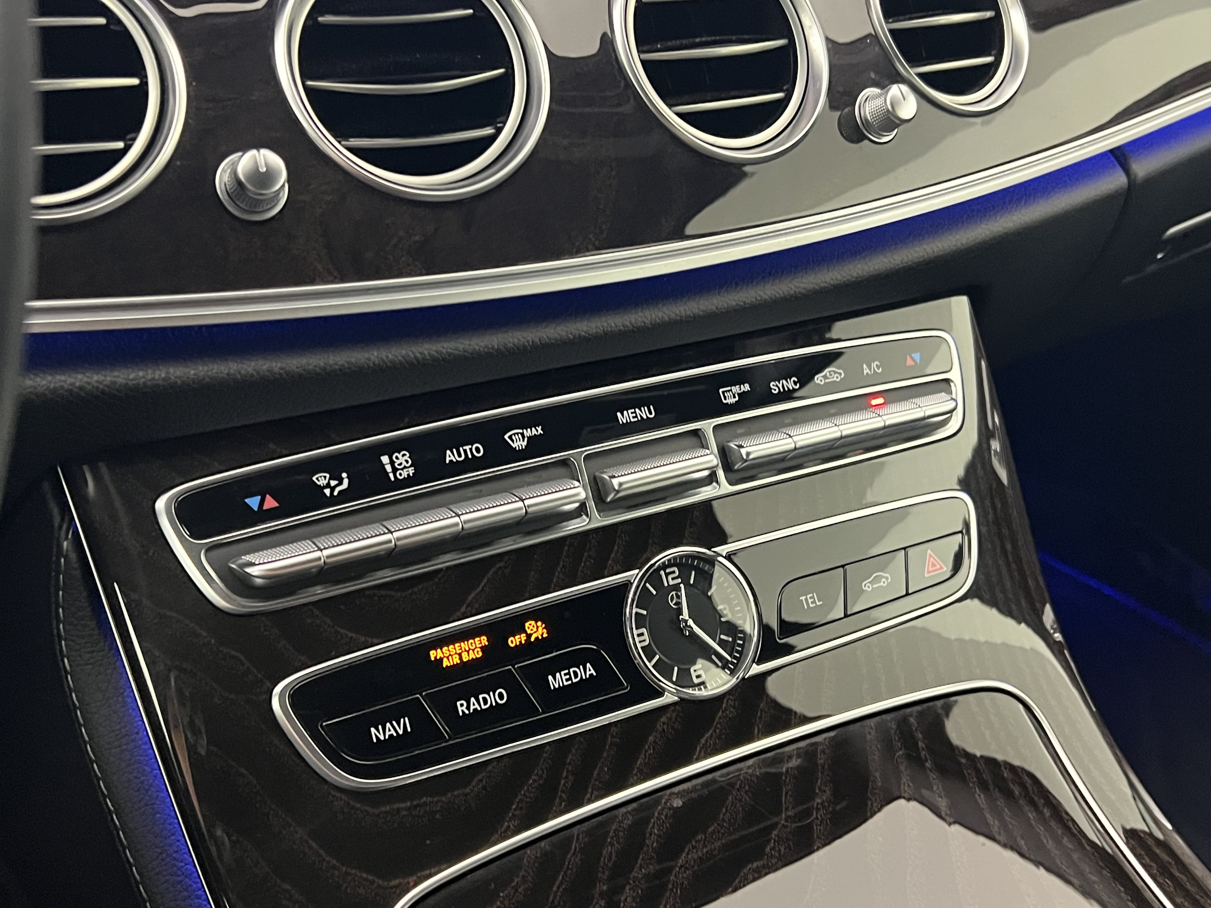 Certified 2019 Mercedes-Benz E 300 4MATIC image 32