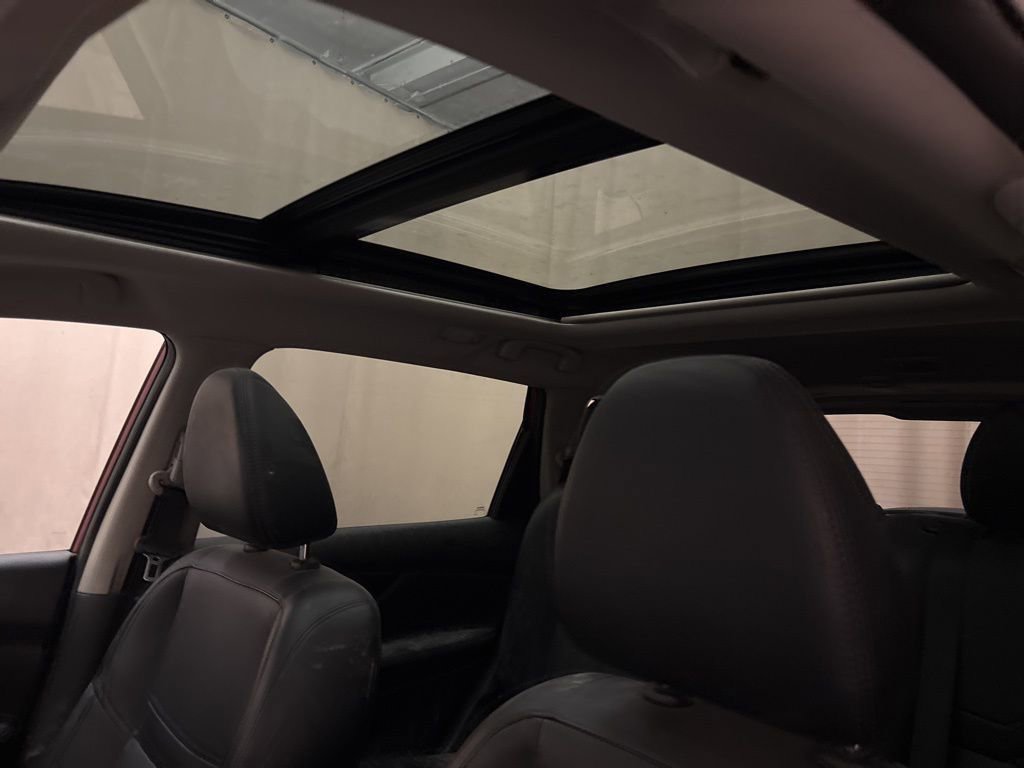 Used 2017 Nissan Rogue SL w/ SL Premium Package image 19