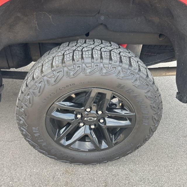 Used 2024 Chevrolet Silverado 1500 LT Trail Boss w/ Protection Package image 8