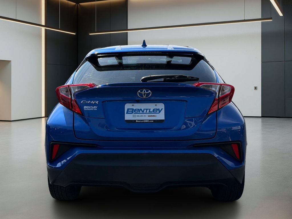 Used 2020 Toyota C-HR XLE FWD image 5