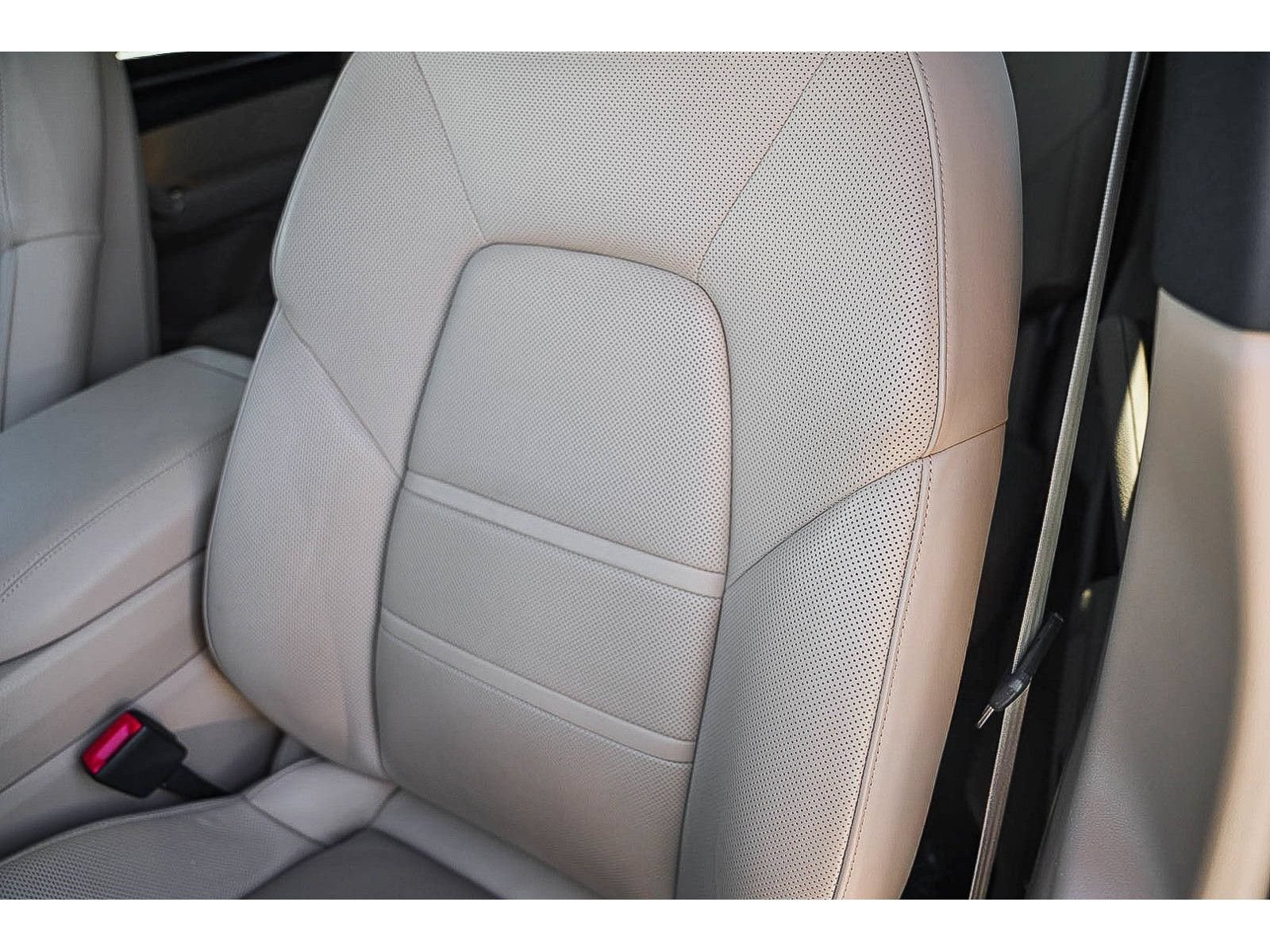Used 2023 Porsche Cayenne Platinum Edition AWD/4WD image 26