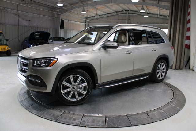 Used 2022 Mercedes-Benz GLS 450 4MATIC image 3