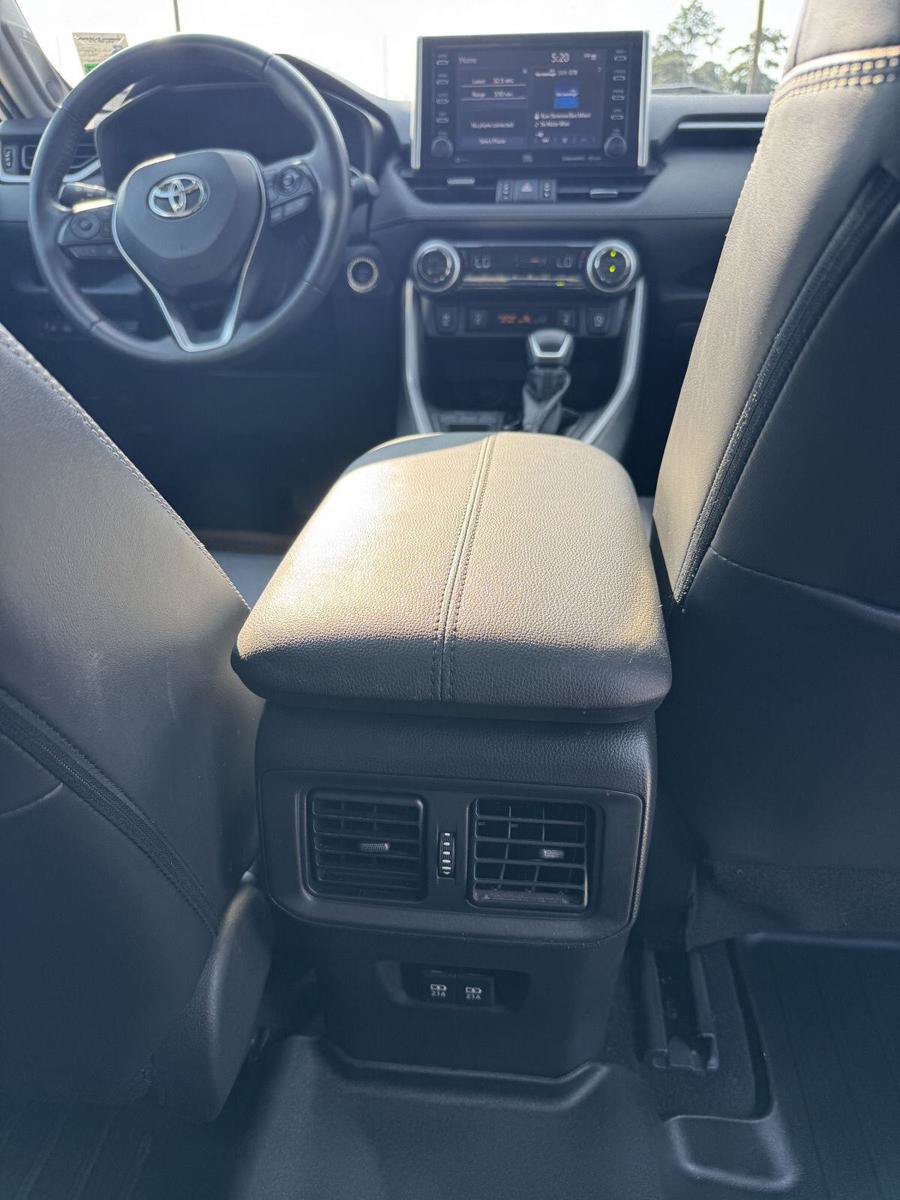 Used 2020 Toyota RAV4 XLE Premium FWD image 21
