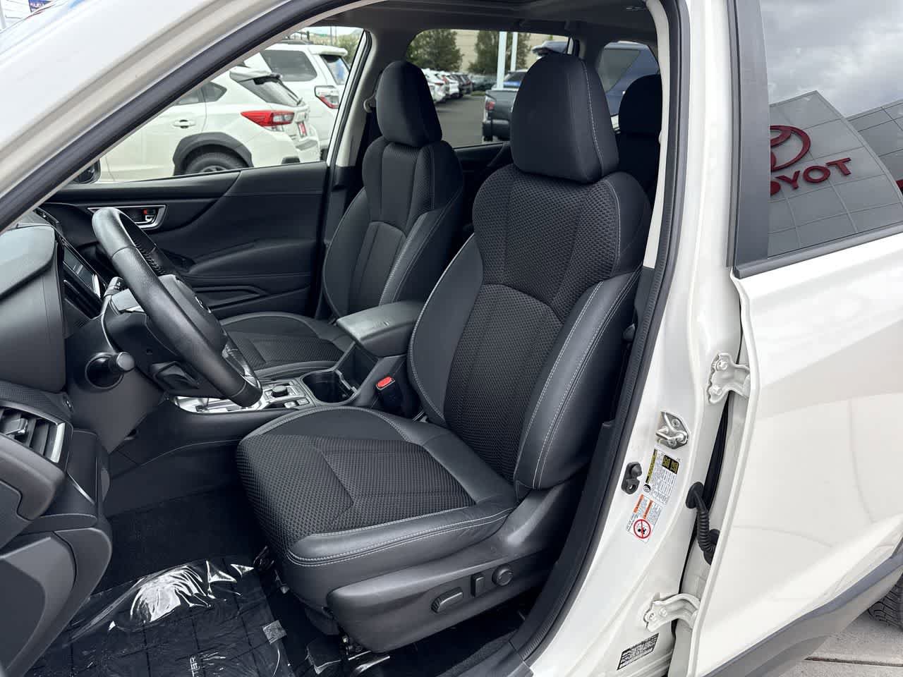 Used 2019 Subaru Forester Premium AWD/4WD image 11