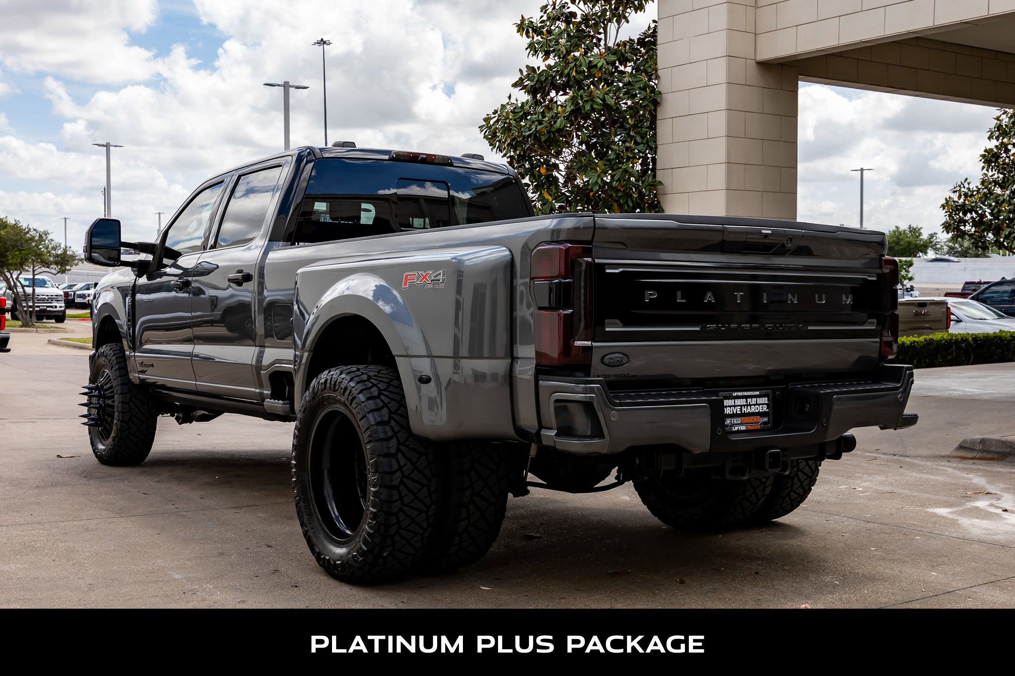 Used 2025 Ford F350 Platinum w/ Platinum Plus Package image 7