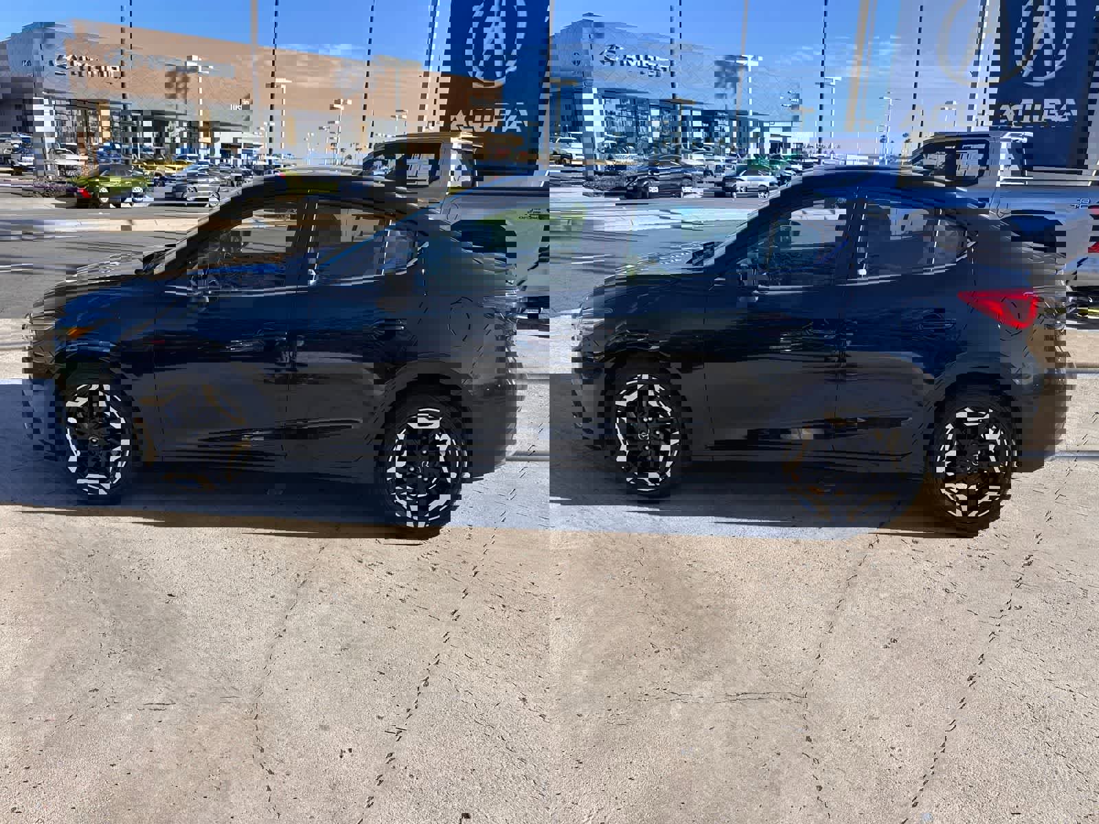 Used 2018 MAZDA MAZDA3 Grand Touring w/ Premium Equipment Package image 2