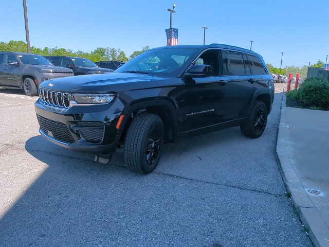 New 2026 Jeep Grand Cherokee Laredo X AWD/4WD image 5