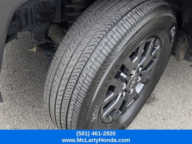 Used 2025 Toyota 4Runner SR5 AWD/4WD image 21