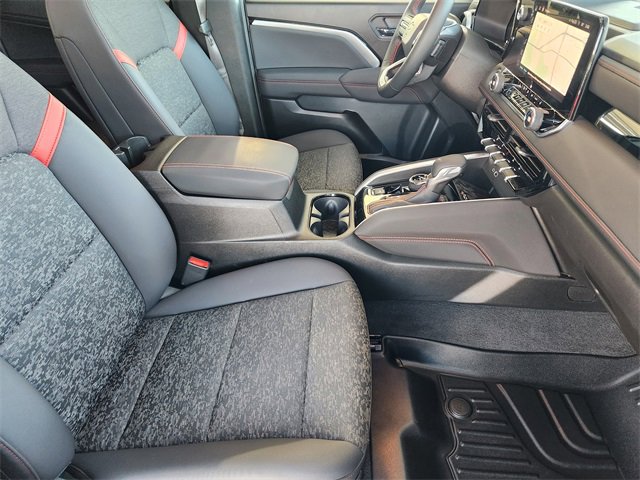 Used 2024 Chevrolet Colorado Z71 w/ LPO, Dark Essentials Package image 15