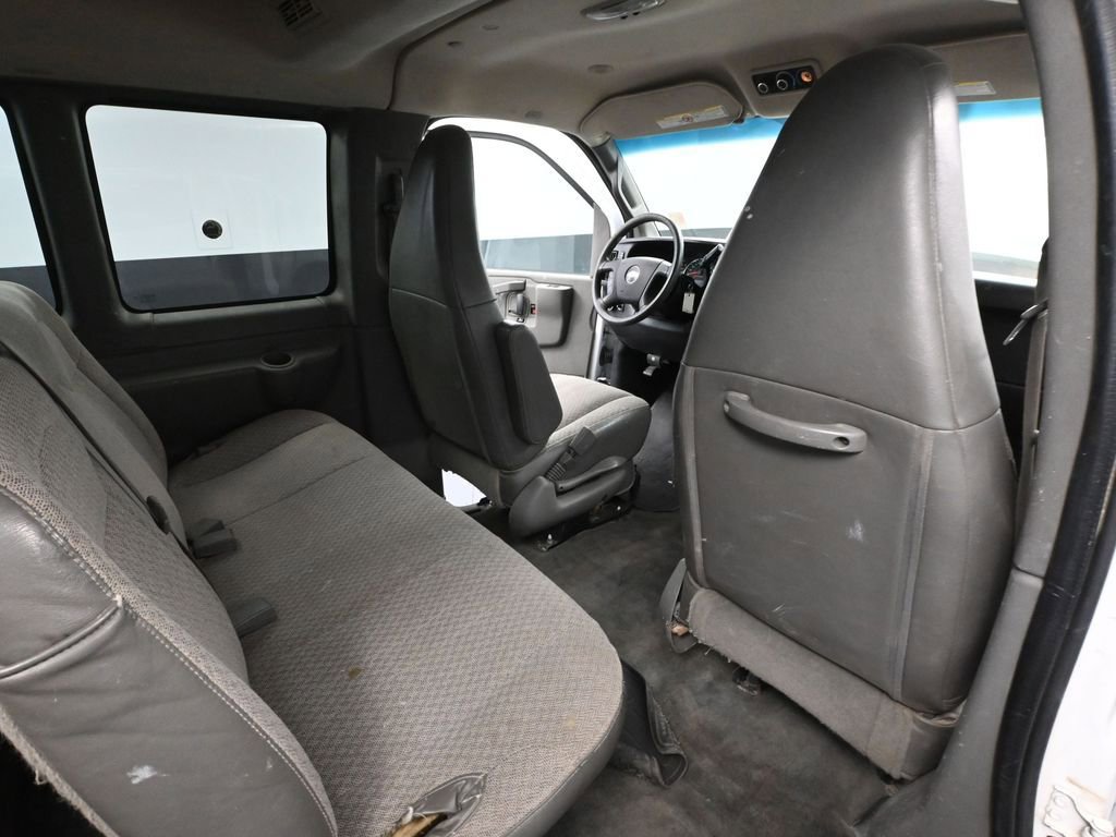 Used 2017 Chevrolet Express 3500 LT w/ LT Preferred Equipment Group image 38