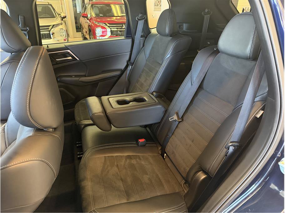 Used 2024 Mitsubishi Outlander FWD image 22