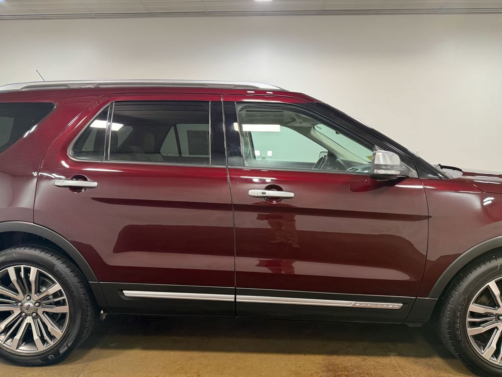 Used 2018 Ford Explorer Platinum AWD/4WD image 33